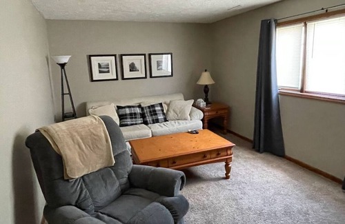 Beatrice Apartment | Comfortable Retreat: Pet & Child Friendly Getaway