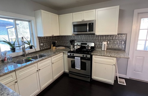 Belvedere Park House | Inviting Family-Friendly Retreat for Your Next Getaway
