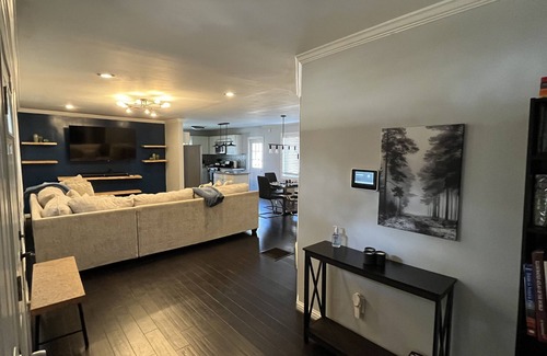 Belvedere Park House | Inviting Family-Friendly Retreat for Your Next Getaway