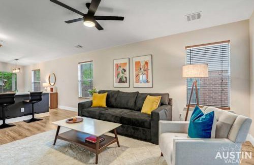 Olympic Heights House | Inviting King Bed Retreat with Pet-Friendly Comfort