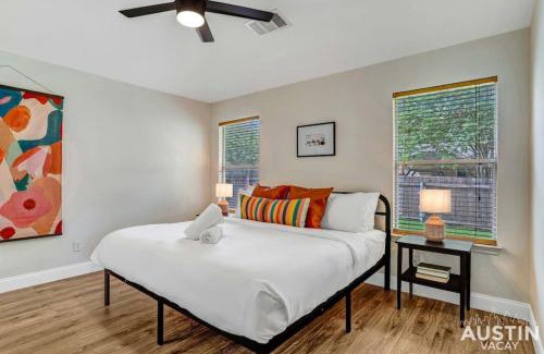 Olympic Heights House | Inviting King Bed Retreat with Pet-Friendly Comfort