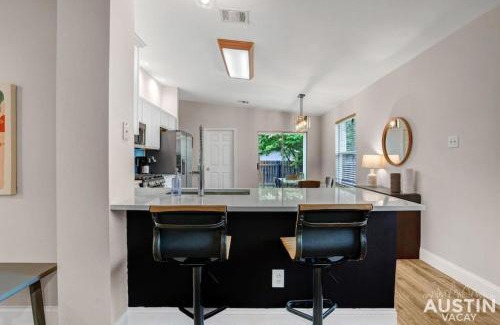 Olympic Heights House | Inviting King Bed Retreat with Pet-Friendly Comfort