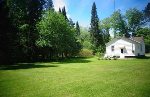 Stambaugh Cottage | Welcome to Your Cozy Retreat Near Ottawa National Forest