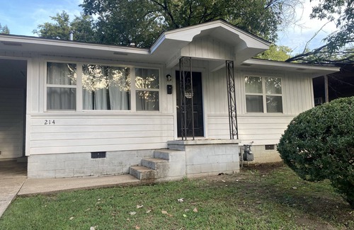 Van Buren House | Pet-Friendly Retreat Near Downtown & Fort Smith - Rated 9.2