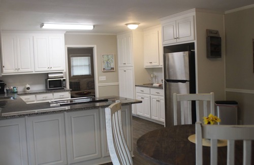 Dothan House | Cozy home close to everything in town! 2 bed 2 bath with office & large yard!
