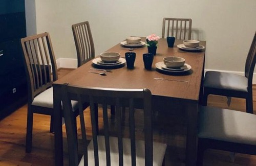Kitchener House | Inviting Retreat Near Kitchener Downtown for Families
