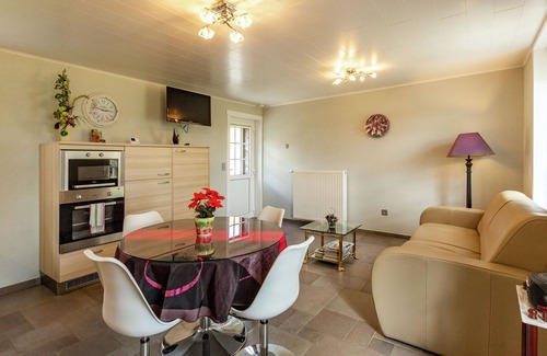 Le Bizet House | Modern Home Near Forest with Breakfast & Child-Friendly Amenities
