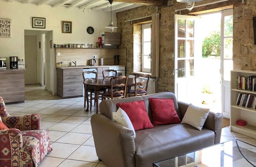 Sainte-Marie House | Cozy 1 Bedroom Accommodation in St. Jean Aux Amognes