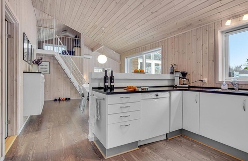 Aalbaek House | Serene Beachside Retreat with Sauna and Ocean Views