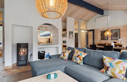 Aalbaek House | Inviting Beachfront Home with Spa & Ocean Views Await You