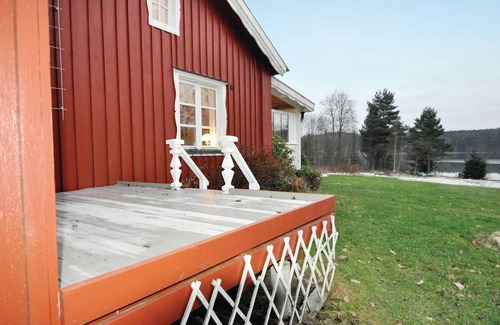 Ostra Amtervik House | Relaxing Cottage by the Lake in Östra Ämtevik, Värmland