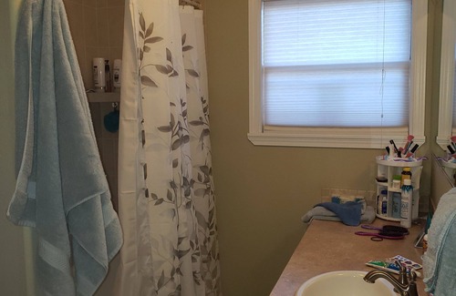 Prineville House | Serene Retreat in a Quiet Neighborhood with Pet-Friendly Perks