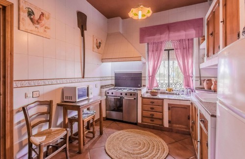 Aldeaquemada House | Inviting 5-Bedroom Getaway in Aldeaquemada with Pool