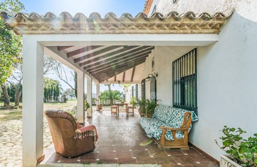 Aldeaquemada House | Inviting 5-Bedroom Getaway in Aldeaquemada with Pool