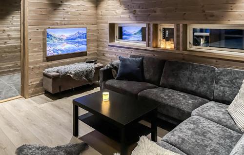Holtalen House | Inviting Home in Len with Panoramic Views and Pet-Friendly Stay