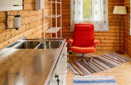 Ambjornarp House | Cozy 1 Bedroom Retreat in Ambjörnarp with Lake Views