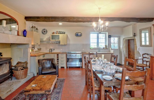 Appeville House | Relaxing Getaway in a Historic House by the English Channel