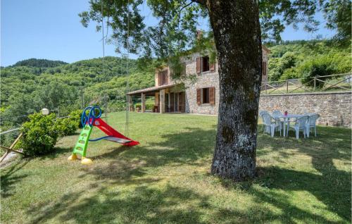 Arcidosso House | Inviting Retreat in Arcidosso with Kitchen & Pool Access