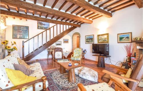 Arcidosso House | Inviting Retreat in Arcidosso with Kitchen & Pool Access