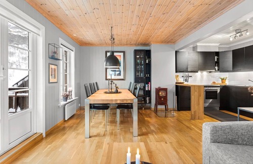 Ljosland House | Discover Ljosland: Your Ideal Lake View Vacation Home