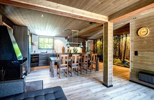 Aspered House | Discover an Exclusive Oasis Surrounded by Nature's Beauty