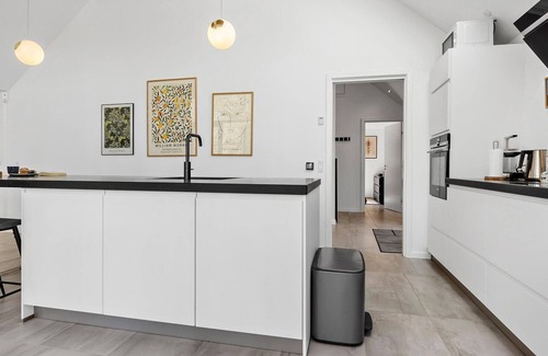Vedelshave House | Cozy 3-Bedroom Stay with Oceanfront Views in Asperup