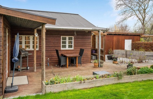 Ballerup House | Cozy Cottage Retreat with Fireplace and Fenced Garden