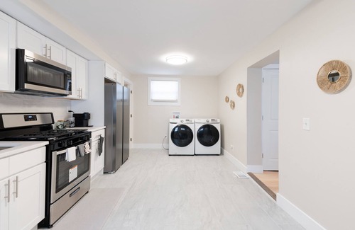 Lake Como House | Inviting Home in Belmar - Perfect for Families and Pets