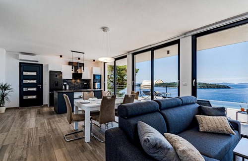 Prizba House | Cozy 2-Bedroom Retreat in Blato with Oceanfront Views