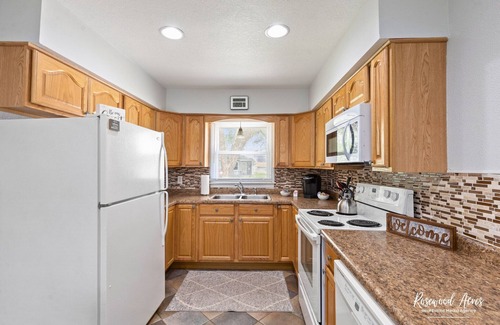 Bourbonnais House | Inviting Home in Bourbonnais with Pool & Spa Amenities