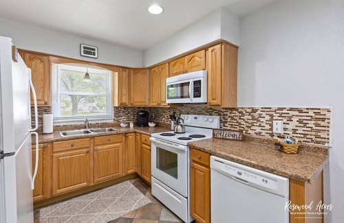 Bourbonnais House | Inviting Home in Bourbonnais with Pool & Spa Amenities