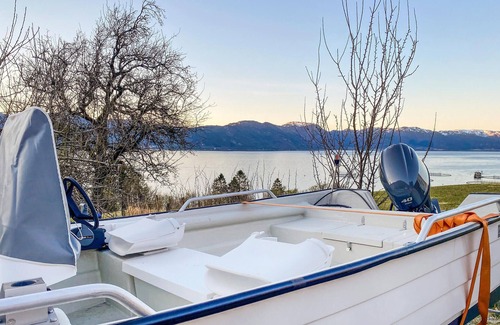 Brekke House | Idyllic Vacation Home on Sognefjord with Spa & Lake View