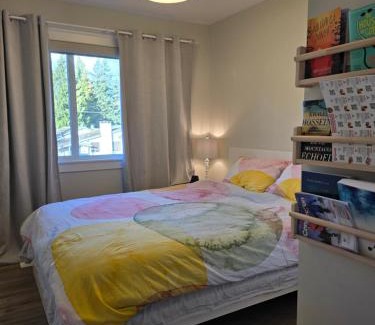 Langley Villa | Welcoming Home in Brookswood: Pet and Child Friendly