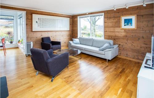 Osteroy House | Inviting Home in Bruvik with Panoramic Views for Families