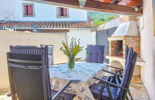 Lanisce House | Historic Holiday Home in Lanie with Pool & Exceptional Service