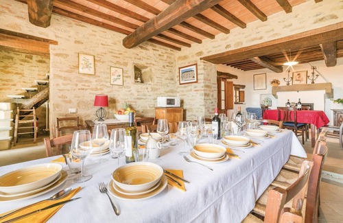 Castiglion Fiorentino House | Discover 7 Bedroom Retreat in Castiglion F. AR