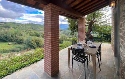 Castel Focognano House | Cozy 2 Bedroom Retreat in Castel Focognano with Pool