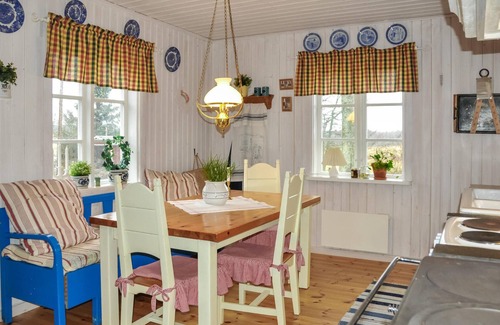 Charlottenberg House | Cozy 2-Bedroom Retreat with Lake View in Charlottenberg