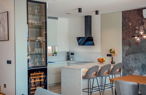 Velika Cista House | Relaxing Getaway with Pool and Spa for Your Vacation