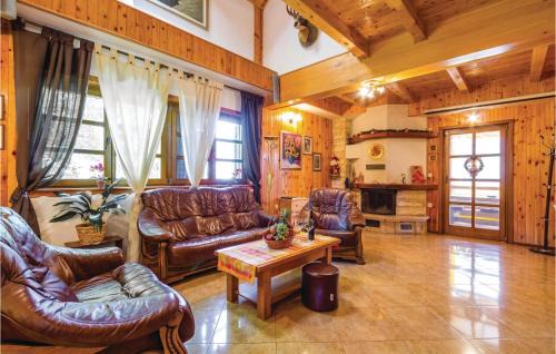 Cujica Krcevina House | Relaxing Retreat in Cujica Krcevina with Sauna & Pool