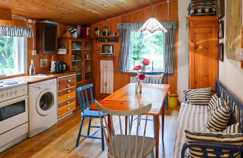 Dals Rostock House | Idyllic Lake View Cottage with Spa & Family-Friendly Amenities