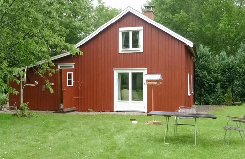 Dals Rostock House | Idyllic Lake View Cottage with Spa & Family-Friendly Amenities