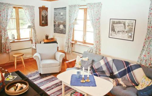 Dingle House | Inviting Dingle Retreat with Scenic Lake Views