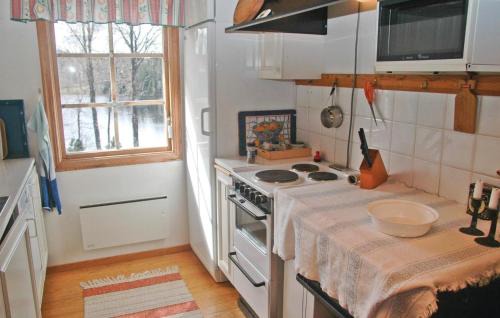Dingle House | Inviting Dingle Retreat with Scenic Lake Views