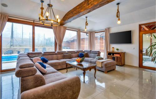 Zlatar House | Relaxing Retreat in Donja Batina with Sauna & Pool
