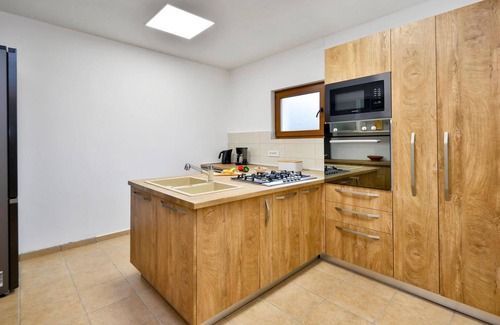 Zlatar House | Serene Rural Retreat with Pool Near Zagreb