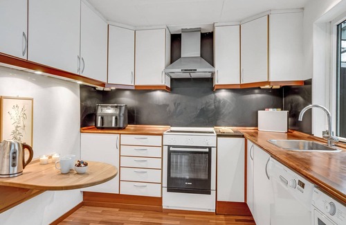 Dronningmolle House | Relaxing Beachside Getaway with Oceanfront Amenities