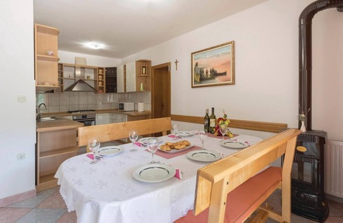 Duba House | Relax in Duba: Cozy Cottage with Ocean and Lake Views