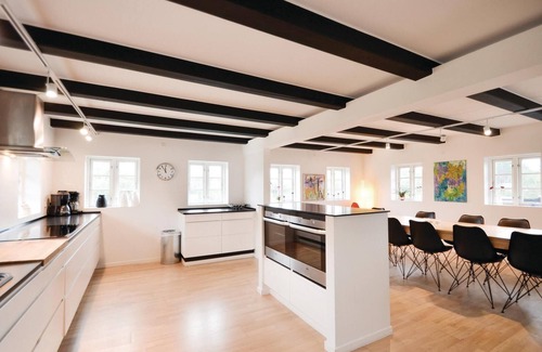 Vibæk Strand House | Exceptional 5 Bedroom Accommodation with Ocean Views in Ebeltoft