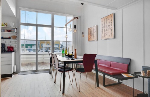 Øer Strand House | Enjoy Your Vacation by the Water with Top Amenities